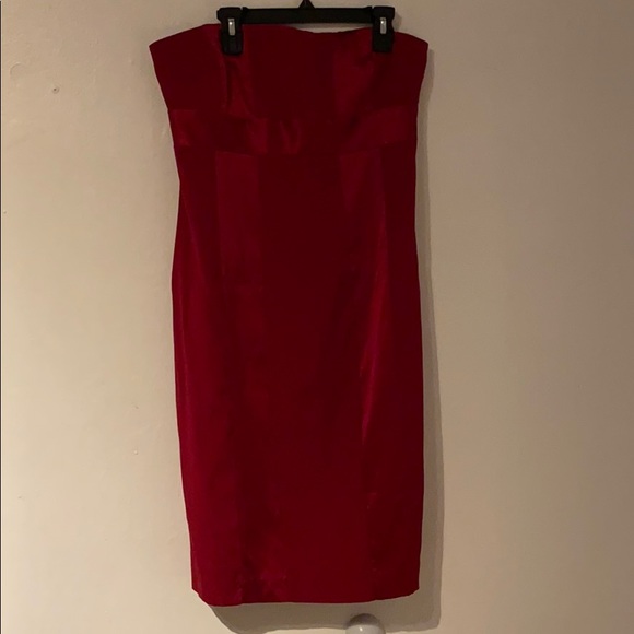 🔥 Hot Red Strapless Dress 🔥 - Picture 3 of 4